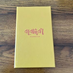 Alamar Cosmetics - Reyna Del Caribe Eyeshadow Palette